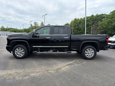 Certified 2025 Chevrolet Silverado 2500 High Country w/ Technology Package AWD/4WD image 3