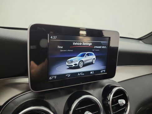 Used 2019 Mercedes-Benz GLC 300 4MATIC image 9