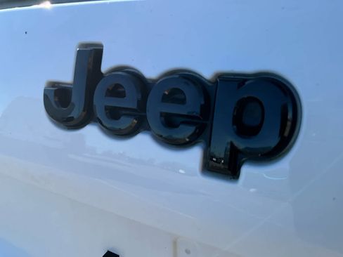 Used 2022 Jeep Cherokee Latitude image 16