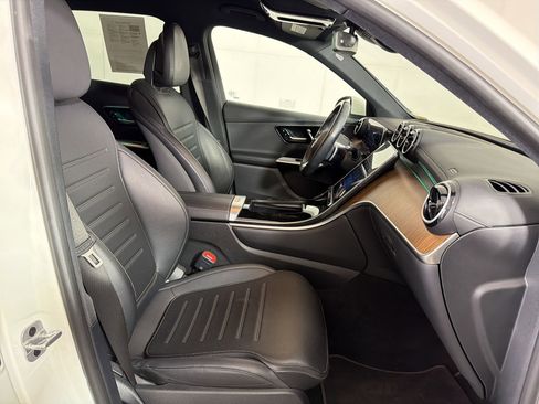 Used 2023 Mercedes-Benz GLC 300 4MATIC image 29