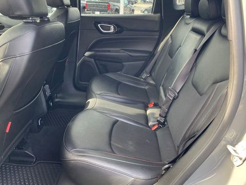 Used 2024 Jeep Compass Trailhawk image 8