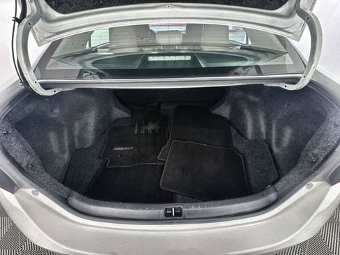 Used 2015 Toyota Corolla LE image 24