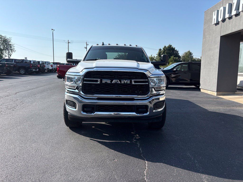 Used 2020 RAM 2500 Tradesman w/ Chrome Appearance Group AWD/4WD image 3