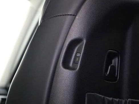 Used 2025 Kia Telluride S AWD/4WD image 31