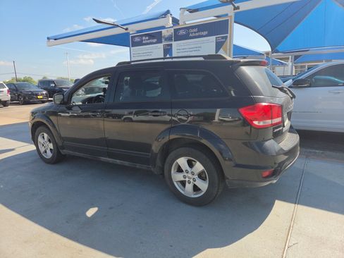 Used 2012 Dodge Journey SXT w/ Flexible Seating Group FWD image 2