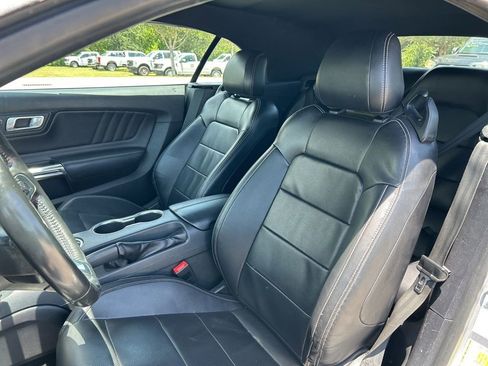 Used 2022 Ford Mustang Premium image 14