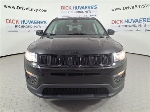 Used 2018 Jeep Compass Latitude image 2