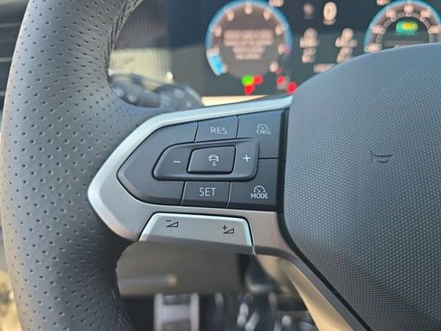 New 2026 Volkswagen Tiguan SE R-Line FWD image 22