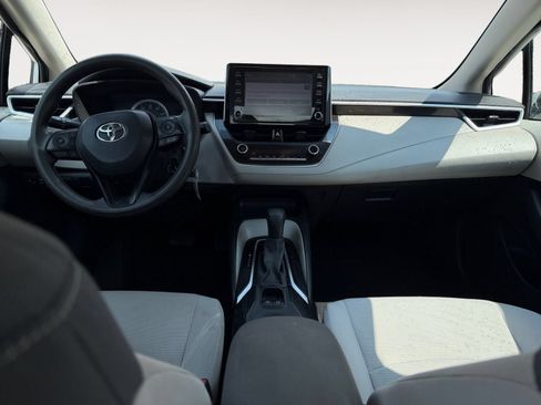 Used 2020 Toyota Corolla LE FWD image 11