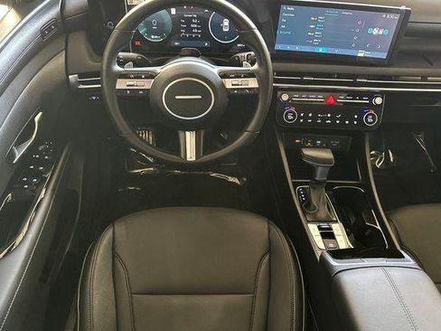 Certified 2025 Hyundai Santa Cruz Limited image 15