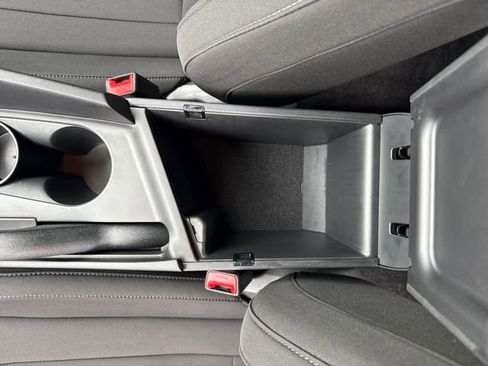 Certified 2025 Hyundai Elantra Sport image 26