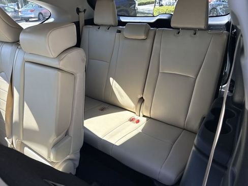 Used 2022 Toyota Highlander XLE image 24