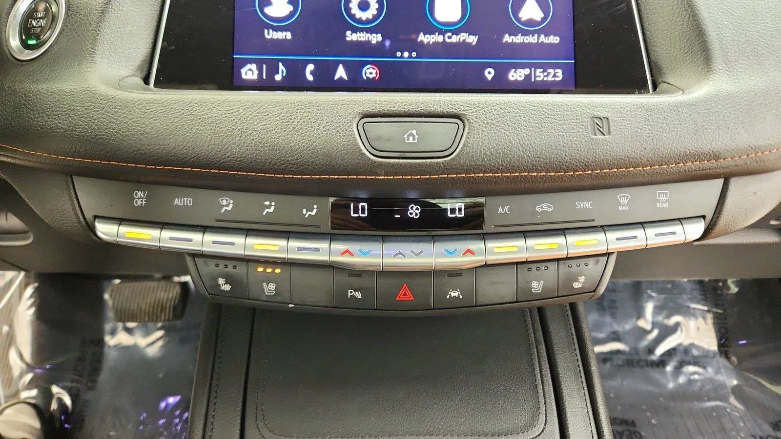 Used 2019 Cadillac XT4 Premium Luxury AWD/4WD image 18