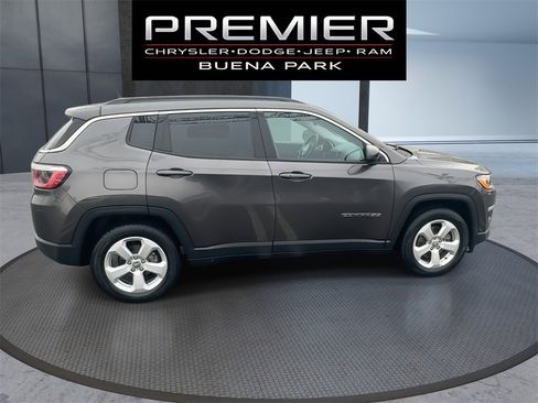 Certified 2020 Jeep Compass Latitude image 9