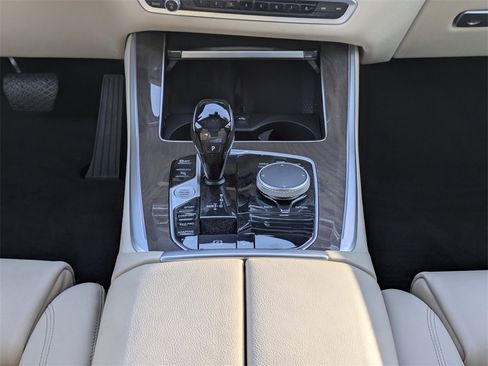 Used 2021 BMW X5 xDrive40i w/ Premium Package image 12