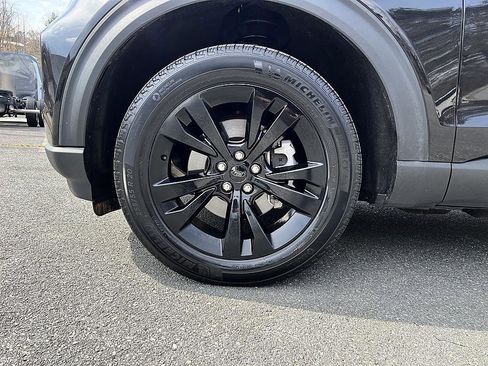 Used 2022 Ford Explorer XLT w/ Equipment Group 202A image 8