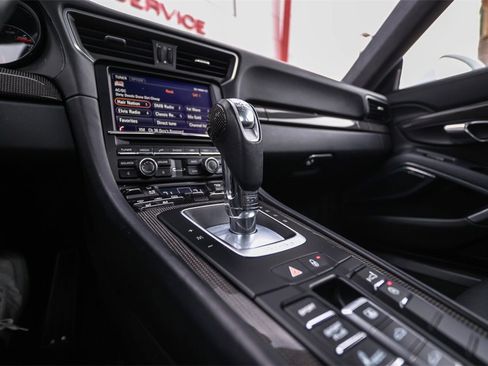 Used 2015 Porsche 911 Turbo S image 31