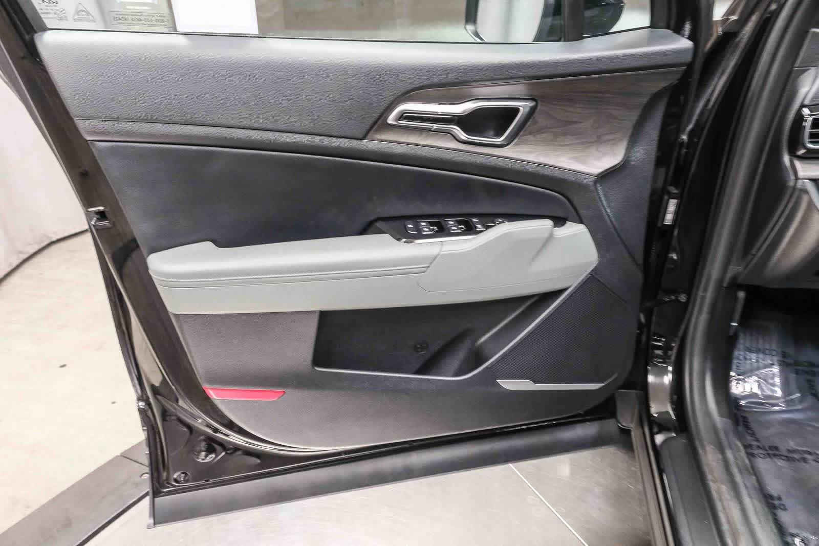 Used 2025 Kia Sportage X-Line AWD/4WD image 25
