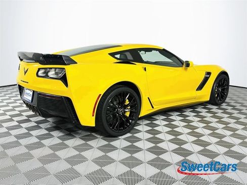 Used 2015 Chevrolet Corvette Z06 w/ 3LZ Preferred Equipment Group RWD image 7