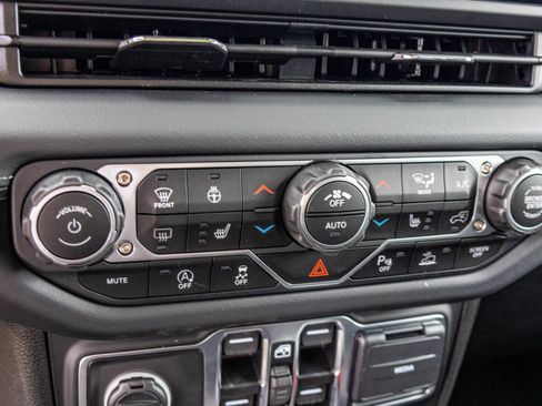 New 2025 Jeep Wrangler Sahara image 27