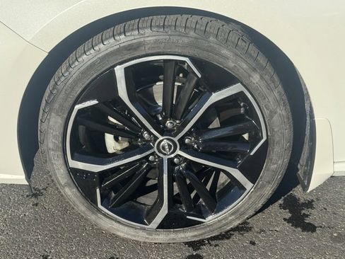 Used 2023 Nissan Altima 2.5 SR w/ SR Premium Package image 44