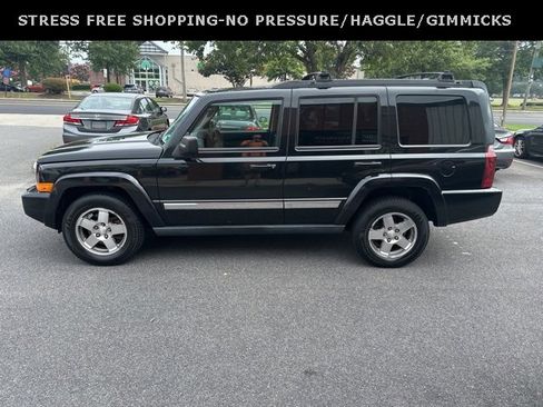 Used 2010 Jeep Commander Sport image 16