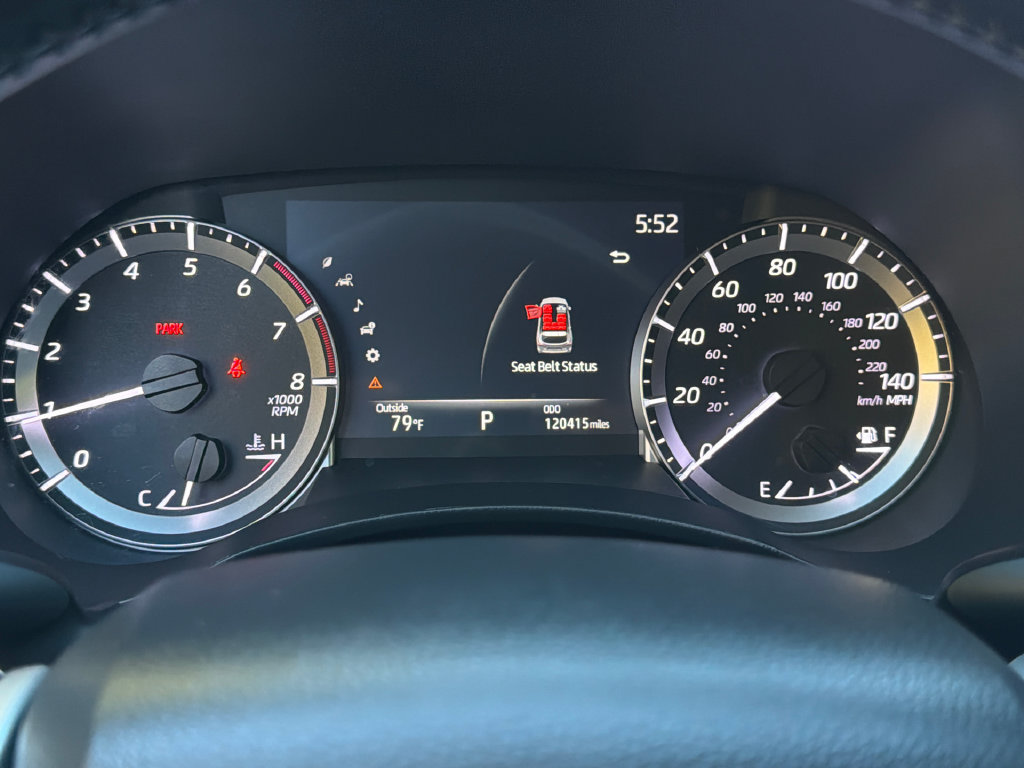Used 2023 Toyota Highlander XLE AWD/4WD image 27