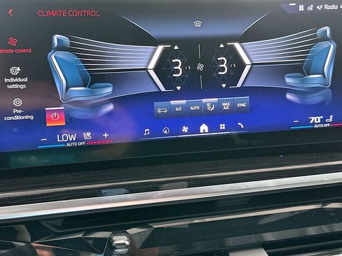 Certified 2025 BMW X7 M60i AWD/4WD image 16