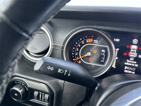 Used 2019 Jeep Wrangler Unlimited Sahara image 25