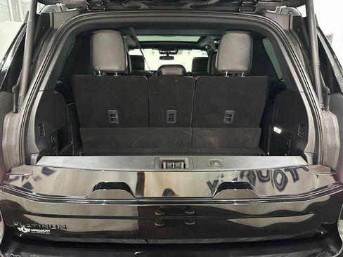 Used 2025 Ford Expedition Platinum w/ Stealth Performance Package AWD/4WD image 38