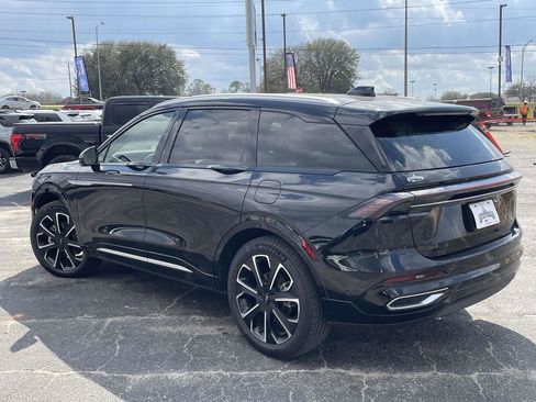 Used 2024 Lincoln Nautilus Reserve w/ Equipment Group 202A image 5