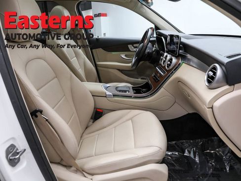 Used 2021 Mercedes-Benz GLC 300 4MATIC w/ Driver Assistance Package image 24