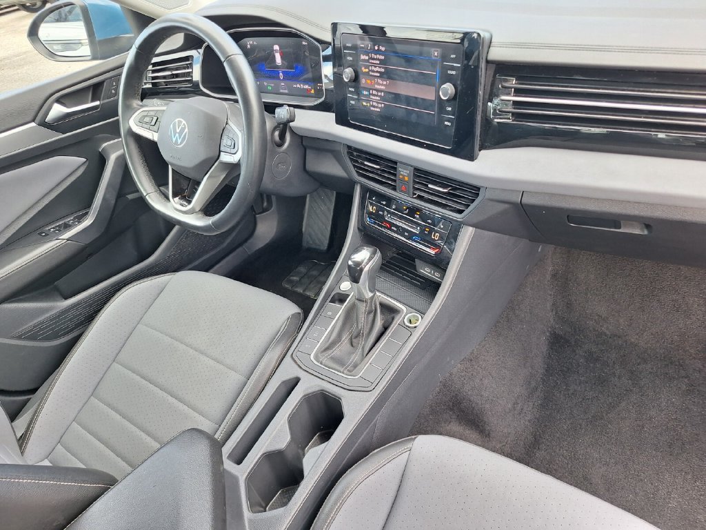 Used 2025 Volkswagen Jetta SE FWD image 22