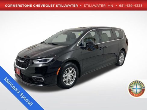 Used 2025 Chrysler Pacifica Select FWD image 1