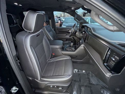 Used 2024 GMC Sierra 1500 AT4X image 28