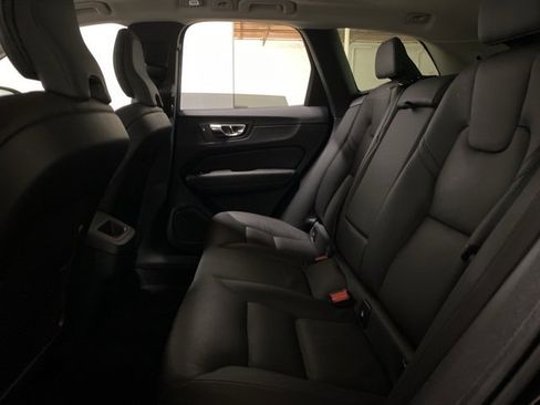 Used 2025 Volvo XC60 B5 Plus image 20