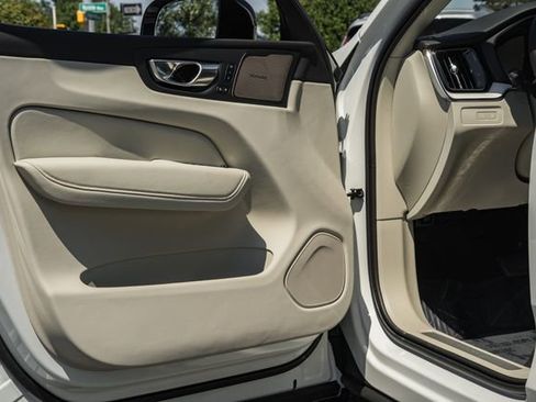 New 2026 Volvo XC60 T8 Ultra w/ Protection Package Premier AWD/4WD image 39