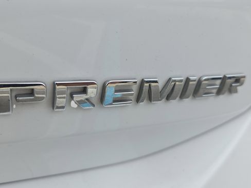 Certified 2020 Chevrolet Equinox Premier FWD image 32