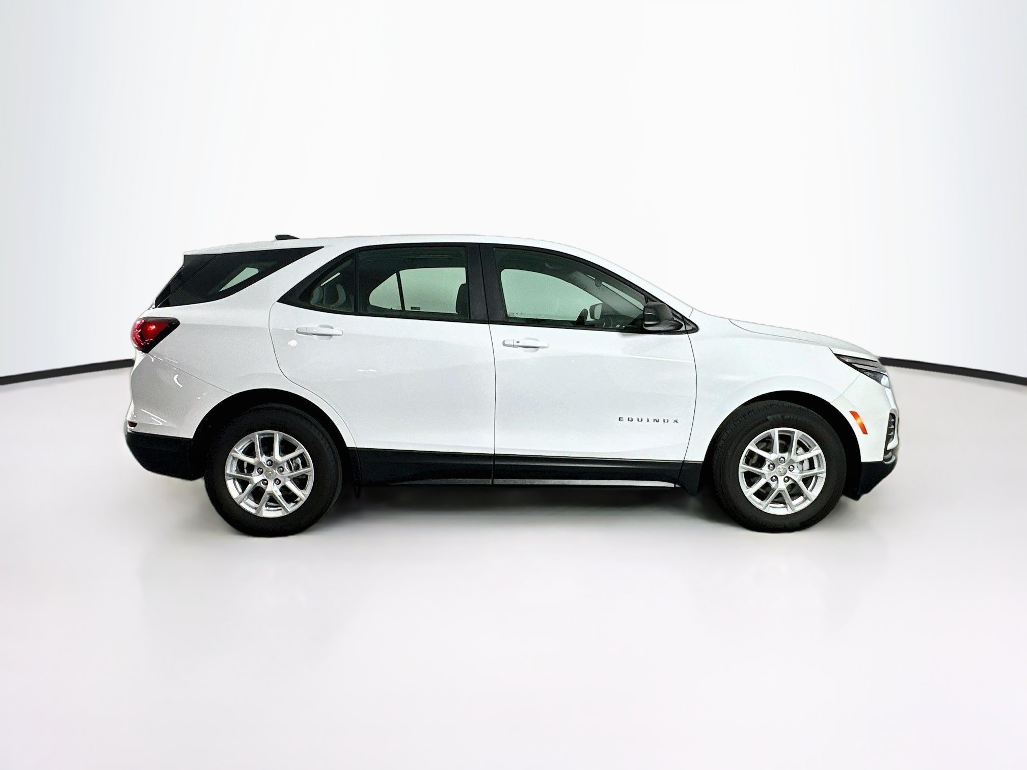 Used 2024 Chevrolet Equinox LS FWD image 10