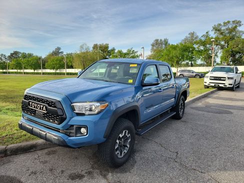 Used 2019 Toyota Tacoma TRD Off-Road w/ Technology Package image 1