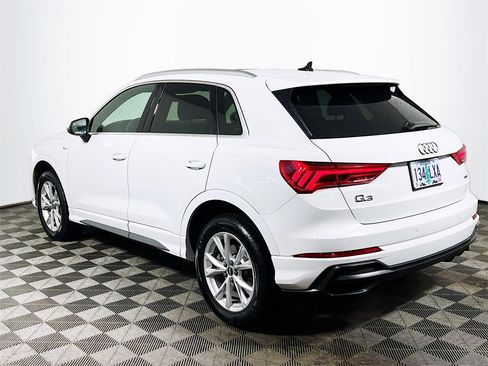Used 2022 Audi Q3 2.0T Premium w/ Convenience Package image 6