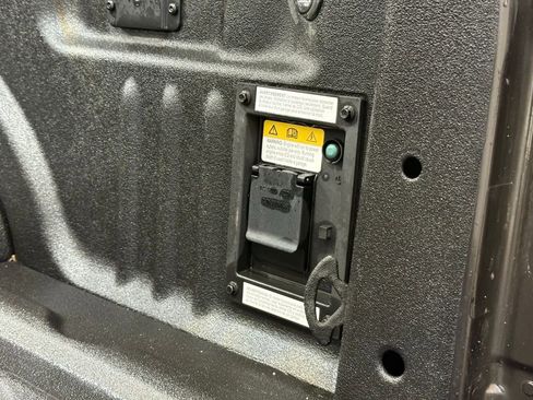 Certified 2025 Ford F450 Platinum w/ Platinum Plus Package image 5