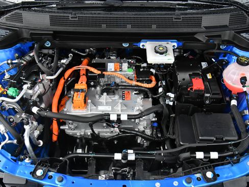 Used 2025 Chevrolet Equinox EV LT w/ Convenience Package image 54