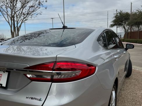 Used 2018 Ford Fusion S image 4