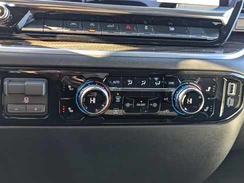 New 2026 GMC Sierra 1500 Elevation image 12