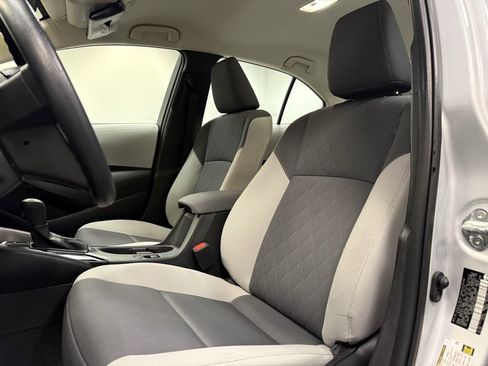 Used 2023 Toyota Corolla LE image 21