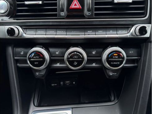 Used 2019 Genesis G70 2.0T Advanced w/ Prestige Package image 24