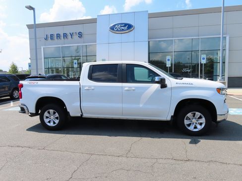 Used 2023 Chevrolet Silverado 1500 LT w/ Protection Package image 4