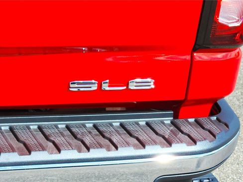 Used 2025 GMC Sierra 2500 SLE image 22