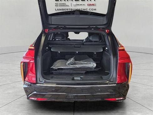 Used 2024 Cadillac Lyriq Luxury w/ LPO, Floor Liner Package image 28